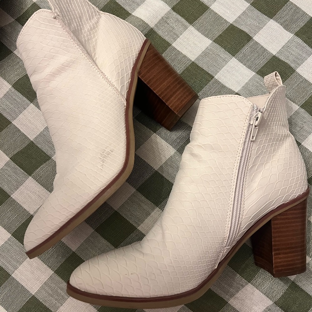 Off-white/Ivory booties! Great condition! Worn maybe 2-3 times.